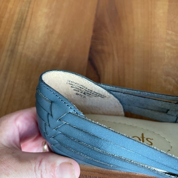 NWOT Softspots "Trinidad" Blue Leather Hurache Slip-On Shoes Size 7.5 Flats - Picture 8 of 8